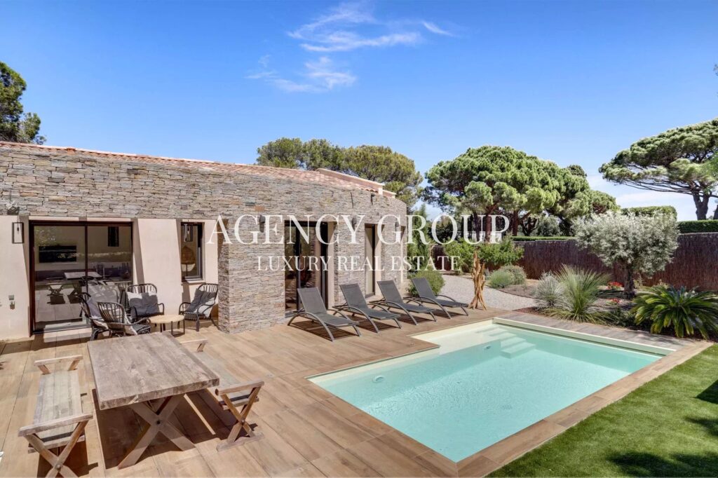 VILLA FOR RENT SAINT-TROPEZ – 3 BEDROOM VILLA – SWIMMING POOL – PRIVATE DOMAIN